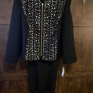 COPY - NWT TAHARI PANTS SUIT.     2 PC.   SIZE 22W